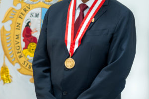 Dr. José Del Carmen Sara Decano de la Facultad de Medicina San Fernando