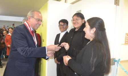 San Fernando conmemoró el Día de la Enfermería Peruana con ceremonia académica y entrega de local estudiantil