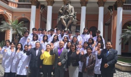 Visita académica de estudiantes de Medicina de Huancavelica a San Fernando