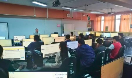 Estudiantes de San Fernando participan en el Examen Nacional de Ciencias Básicas 2025