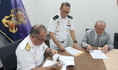 San Fernando y el Centro Médico Naval unen esfuerzos para fortalecer la formación académica y profesional de sus estudiantes