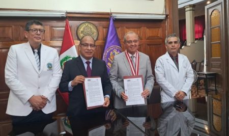 Facultad de Medicina suscribe convenio con el Hospital María Auxiliadora para fortalecer la formación clínica